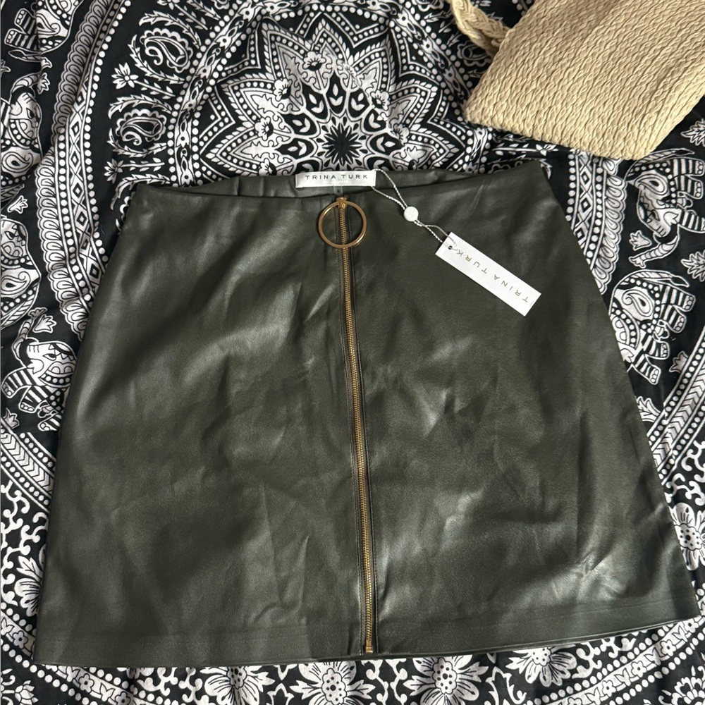 Trina Turk Adiza Faux-Leather Zip-Up Olive Green Skirt Sz 8 Brand New